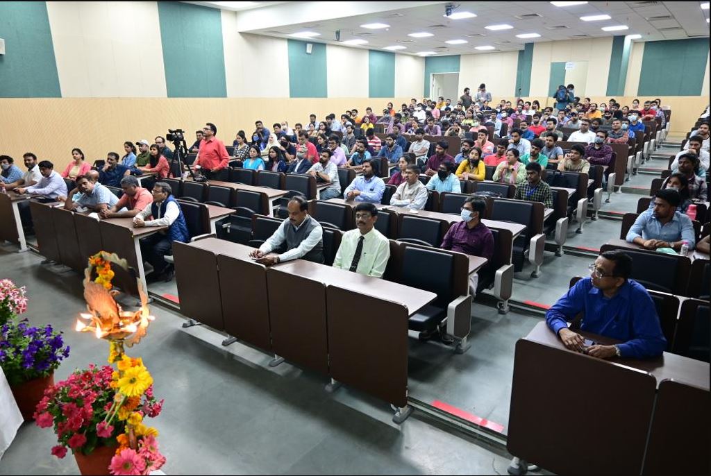 Background image for IIT Roorkee - Indian Institute of Technology [IITR ...